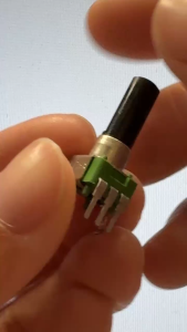 Potensio Alpha 3 Pin C50k Mono Kaki 3 Tekuk Segi Hijau C503