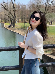 YUFUQING | Áo sơ mi nữ cổ tròn thêu hoa kiểu Pháp mới thu đông cao cấp Áo khoác cardigan bên trong Áo thun cotton dài tay thường