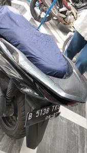 MHKTG SARUNG COVER PELINDUNG JOK MOTOR ANTI AIR WATERPROOF ANTI CAKARAN ANTI SLIP ANTI PANAS EDISI GOLD SERIES VARIAN LOGO YAMAHA NMAX AEROX VARIO 125 150 160 BEAT FI SCOOPY TERBARUS 2022 / 2023 UNIVERSAL COD
