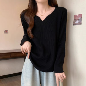 Fashionable and Stylish 2026 Autumn French Design V-Neck Sweater