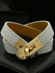 Luxurious Kelly Buckle Metal Leather Bracelet Womens Fashion Jewelry Elegant Design Handbag Accessory Celebrity Favorite