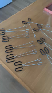 กรรไกรคีบของร้อน ที่คีบอาหารสแตนเลส ที่คีบของทอด ด้ามจับถนัดมือ ทนความร้อน ไม่เป็นสนิม