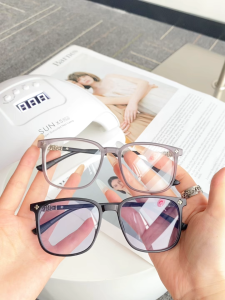 Photochromic Glasses Anti-blue Light Glasses For Women Men Replaceable lens
