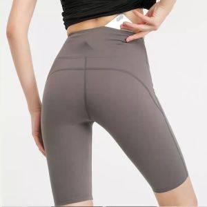 กางเกงโยคะเอวสูงสำหรับผู้หญิง กางเกงขาสั้นออกกำลังกาย ระบายอากาศได้ดี ยืดหยุ่น 5 จุด ใส่ไปเที่ยวกลางแจ้งในฤดูร้อน กางเกงขาสั้นทรงเข้ารูป