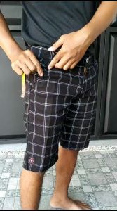 Celana Taratan Pendek Chinos Pendek Kotak Kotak Bahan Cotton Combed Size 28 Sampai 39