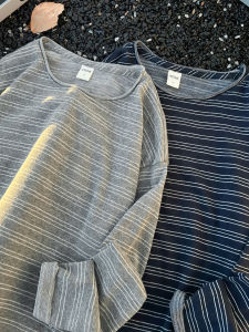 เสื้อยืดคอกลมแขนยาวลายทางหลวมๆ สำหรับผู้ชาย ฤดูใบไม้ผลิและฤดูใบไม้ร่วง สวมใส่สบาย สไตล์อเมริกัน เสื้อชั้นในสีบล็อก