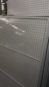 ผนัง pegboard ผนังสำหรับชั้นวางสินค้า มีหลายขนาด เหล็กหนา