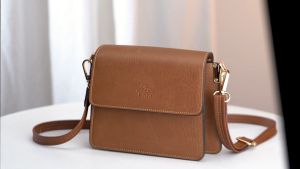 Túi Lata (Thời trang nữ đi chơi cỡ trung - Túi đeo chéo da HN88)