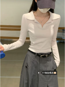 เสื้อยืดแขนยาวทรงสลิมฟิตสำหรับผู้หญิง ฤดูใบไม้ร่วง/ฤดูหนาว 2025 ทรงสั้น ปกโปโล เสื้อเชิ้ตชั้นในสีขาว เสื้อผ้าทำงานสไตล์ลำลอง