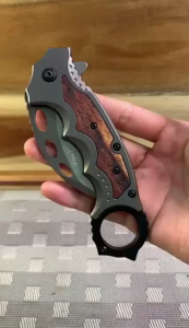 มีดพกพา อุปกรณ์เดินป่า ตั้งแค้มป์ มีดเดินป่า ทรงคารัมบิดFA42 ไลเนอร์ล๊อค pub30