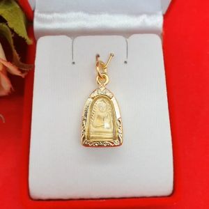 จี้ทองพระรอด กรอบทอง ขนาด 1.4 x 2 ซม.ใส่เสริมบารมี โชคลาภ สามารถใส่ได้ทุกโอกาส ใส่ได้กับสร้อยทุกแบบ รูปถ่ายจากสินค้าจริง