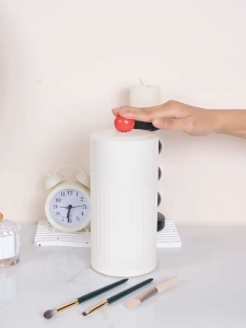 รุ่นใหม่ กล่องเก็บแปรงแต่งหน้า มีฝาปิด แบบกดยกฐานได้ กันฝุ่น ไม่หนีบแปรง ใส่แปรงแต่งหน้า