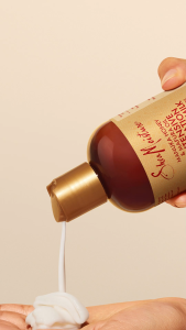 SheaMoisture Manuka Honey & Mafura Oil Intensive Hydration Hair Mask For Smooth Dry Damaged Hair (340g)