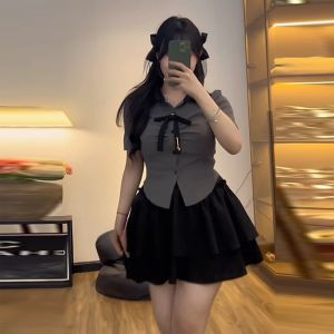 พลัสไซส์ ชุดสไตล์วิทยาลัยอเมริกันสําหรับผู้หญิง ฤดูร้อน พรางหุ่น เนื้อครอบคลุมแขนสั้นโปโลคอชุดสองชิ้นสําหรับสาวร้อน