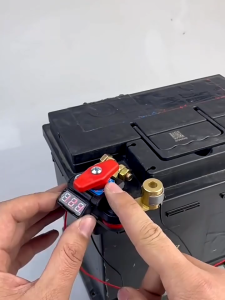 Công tắc ngắt ắc quy xe 12V/24V ngắt mạch tự động bảo vệ chống rò rỉ điện có màn hình kỹ thuật số