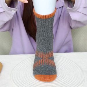 4Pairs Winter Merino Wool Crew Socks Womens Thicken Warm Moisture Wicking Hiking Sock   Durable Cozy Sports Mid Calf Sock