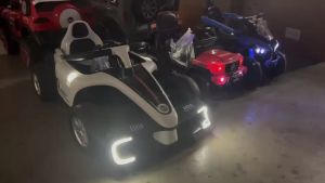 Children Toy รถแบตเตอรี่เด็ก ทรงรถแข่งF1 ขนาด 2 มอเตอร์ 1แบต มีเสียง มีไฟ โยกได้ No.4130