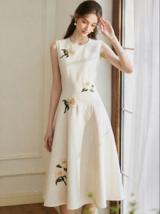 Roey s house | Elaborate Embroidery Elegant Design Autumn Sleeveless Dress