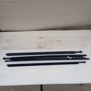 Nẹp chân kính ngoài Toyota RAV4 2006 - 2009. Cao su nẹp kính cửa RAV4 2007 2008