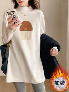 เสื้อยืดคอกลมแขนยาวบุขนแกะสีขาวสำหรับผู้หญิง ฤดูใบไม้ร่วง/ฤดูหนาว เสื้อชั้นในลายการ์ตูนสีพื้น ปกติ โพลีเอสเตอร์ คอกลมครึ่งตัว