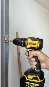 💥DEWALT สว่านไร้สาย มอเตอร์บัสเลส 399V 3 ระบบ (AAA) อุปกรณ์ครบพร้อมใช้  <💥 รับประกันสินค้าตรงปกแน่นอน🔥💯>