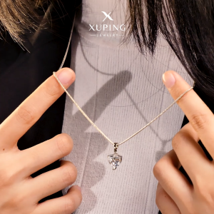 Xuping Liontin Simple Mata Love Silver Aksesoris Wanita