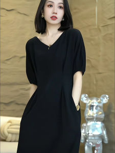 High-End Casual V-Neck Black Dress for Women Summer 2023 New Style Slimming Waistline Open-Neck T-Shirt Maxi Dress
