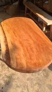 แผ่นไม้ หนา 5 ซม (2 นิ้ว) ไม้แผ่นเดียว เน้นตามลาายไม้และรูปทรงธรรมชาติ ไม้เนื้อแข็ง ท็อปไม้ นำไปใช้เป็นท้อปโต๊ะ เก้าอี้ ม้าานั่ง