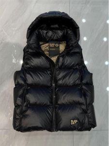 Elegant Black Gold Label down Cotton Vest Womens Style 2025 New Autumn Winter Outerwear Fashionable Tank Top Clothing