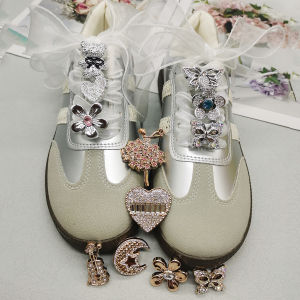 4PCS Bear Violin Shoelaces Charms DIY Accessories Bling Butterfly Flower Shoe Laces Buckles Decorations Heart Shaped Shoe Clips