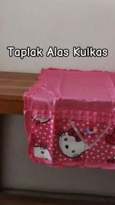 Taplak Alas Kulkas Motif Cassanova Hello Kitty Warna Ping