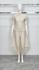 KESHANGYI Womens Cream Pleated V-Neck Short-Sleeve Top Asymmetrical Hem Texture Fabric Elegant Casual Daily Wear Trendy Chic