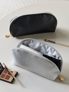 Portable Travel Leather Makeup Bag Womens Cosmetic Brush Storage Bag Small Bag for Business Trips And Family Vacations