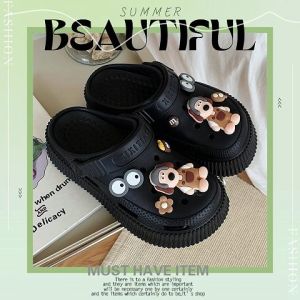 LKShoes แฟชั่นสุดเก๋ รองเท้าแตะแบบสวม งานสวยมาก พื้นนิ่มสวมสบาย ดีเทลใหม่มาก สีสวยแบบใหม่แบบสับ ฟรีตัวการ์ตูนน่ารักๆ ติดแล้วเข้ากันมาก แต่งตัวง่าย  แมทช์ง่ายสุดๆ ราคาสุดคุ้ม ของมันต้องมีแล้วป้ะ 12.งานดีมาก รองเท้าแตะแบบสวมแฟชั่น ทรงสวยสวมสบาย พื้นนิ่ม สไต