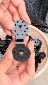 Kẹp Cố Định Tấm Lưới Che Nắng Màu Đen Tiện Dụng