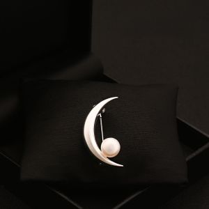 Natural Pearl Moon Shaped Brooch Pin for Women Elegant Vintage Original Design Fashionable Jewelry Accessory