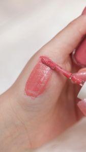 ลิปกลอส Glassy Lip Gloss ( เบอร์ 01 - BURGUNDY )