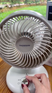 พัดลมตั้งโต๊ะ THOMPSON Desktop Circulating รุ่น LIQ130WH สีขาว