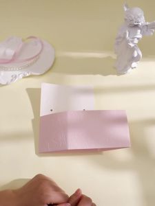 Bộ 5 Hộp Quà Cưới Nhỏ Sang Trọng Thiết Kế Hoa In Nổi Tay Cầm Giả Ngọc Trai Chất Liệu Giấy Cứng Cao Cấp Bao Bì Trang Trọng Cho Các Dịp Đặc Biệt