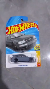 Hot Wheels 94 Audi Avant Rs2