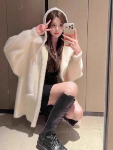 หนาขึ้น สีขาว Mink Velvet Knitted คาร์ดิเกน ผู้หญิง ฤดูใบไม้ร่วง ฤดูหนาว ใหม่ หลวม Lazy Style Fufu เสื้อสเวตเตอร์ เสื้อโค้ท สไตล์เกาหลี แขนยาว