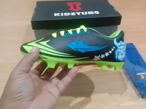 KIDZTUBS Sepatu Bola Anak Paket Komplit Sepatu Bola Tas Skin Deker Kaos Kaki Usia 6-10 Tahun Size 28 29 30 31 32 33 34 35 36 37 KDZ2009122324