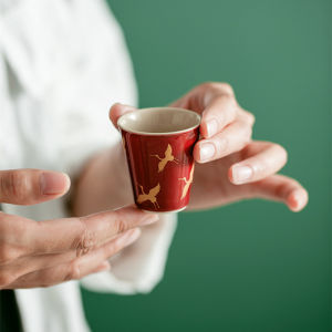 Retro Chinese Style Ceramic Tea Cup Small Size 50ml Golden Embossed Crane Design Fragrance Cup Handmade Green And Red Glaze