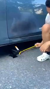 Kunci Ratchet Wrench & Alat Bantu Putar Dongkrak Mobil