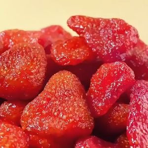 [Buy 1 Get 1 Free] Dried Strawberries 100% Natural Organic Healthy Snack Dried Strawberries