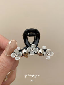 กิ๊บติดผมรูปฉลามขนาดเล็กสำหรับผู้หญิง ดีไซน์ใหม่ 2024 ทรงหางม้า ดอกไม้สุดน่ารัก แบรนด์ Yinyu ดีไซน์เฉพาะตัว ไม่ใช่สินค้าในห้างสรรพสินค้า