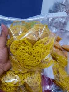 KERUPUK MIE KUNING ukuran kecil  - KRUPUK ASINAN - KERUPUK MIE KUNING - MIE KERING ASINAN - KERIPIK MENTAH