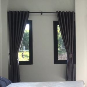 ผ้าม่านหนาสไตล์โมเดิร์น กันUV ดีไซน์ลายคลาสสิก/โมเดิร์น สำหรับห้องนอนและห้องนั่งเล่น