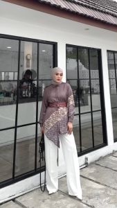 BLOUSE SILK SUTRA BLOUSE BATIK CAP ABSTRAK