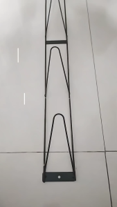 Rak Helm Gantung 5 Susun Tempel Dinding Besi Kokoh Anti Karat Sudah Rakitan Warna Hitam